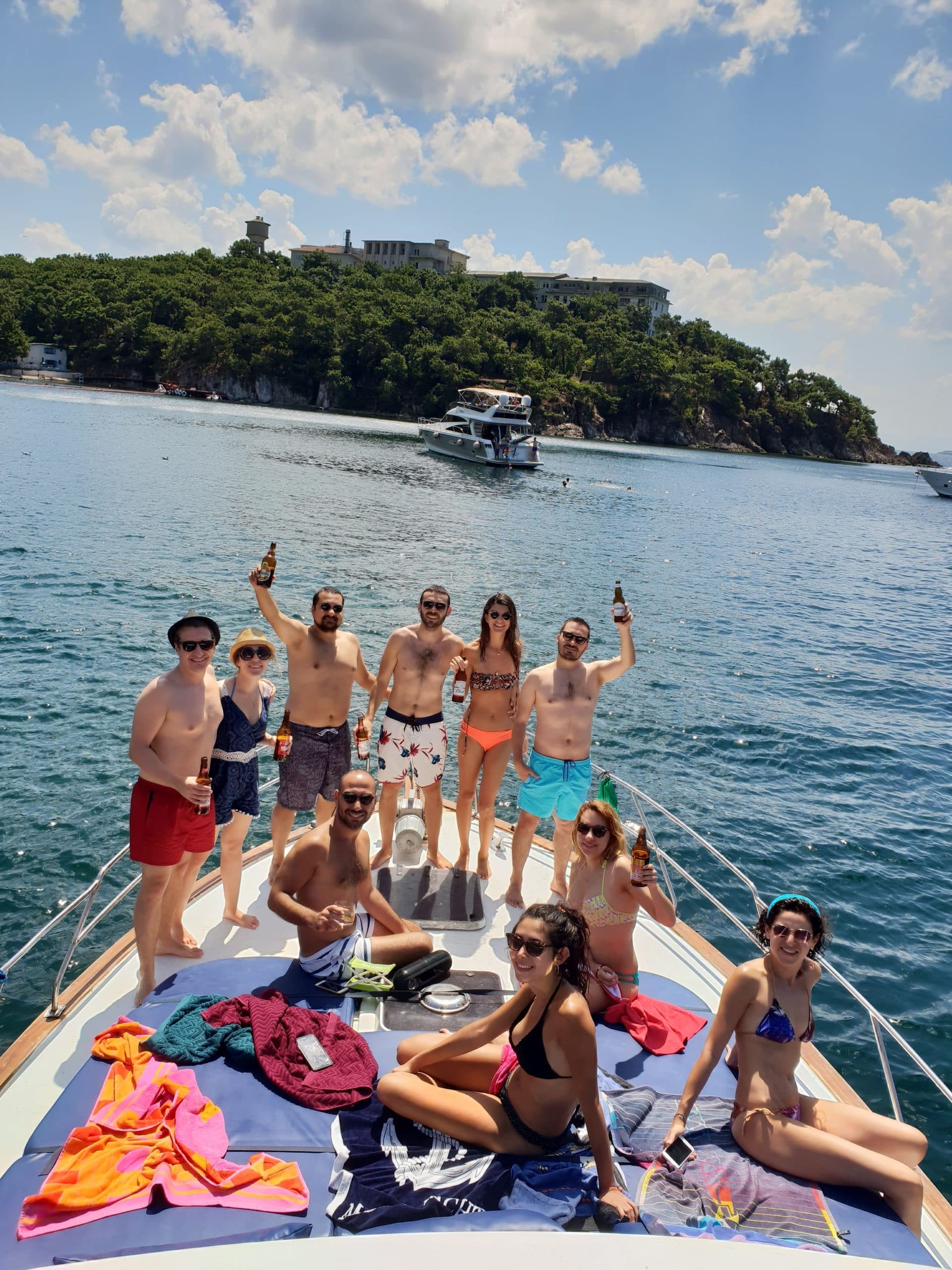 Teknede Mezuniyet Kutlaması